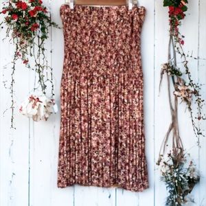 Black Tape Floral Pleated Skirt